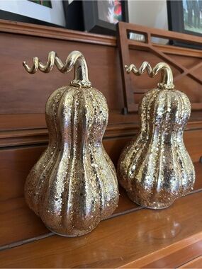 Source Unknown Gold Glitter Gourd Pair - Shimmering Pumpkin Accents